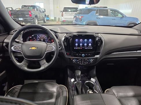 Used 2023 Chevrolet Traverse Premier AWD/4WD image 9