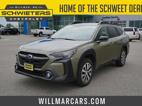 Used 2025 Subaru Outback Premium AWD/4WD image 1