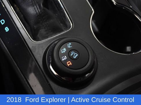 Used 2018 Ford Explorer XLT w/ Equipment Group 202A AWD/4WD image 24