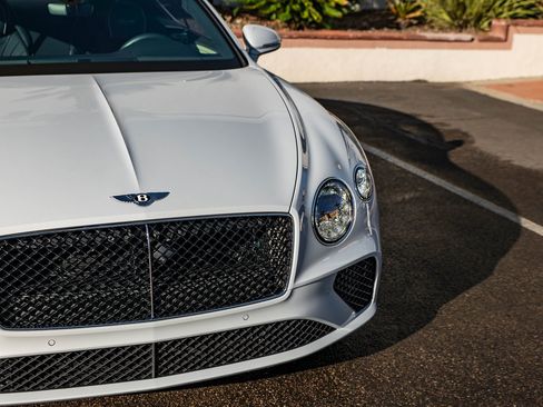 Used 2024 Bentley Continental GT image 12