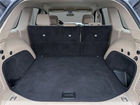 Used 2019 Jeep Grand Cherokee Laredo image 13