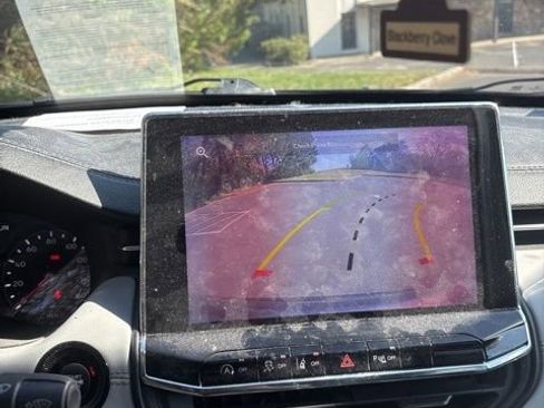 Used 2022 Jeep Compass Limited image 17