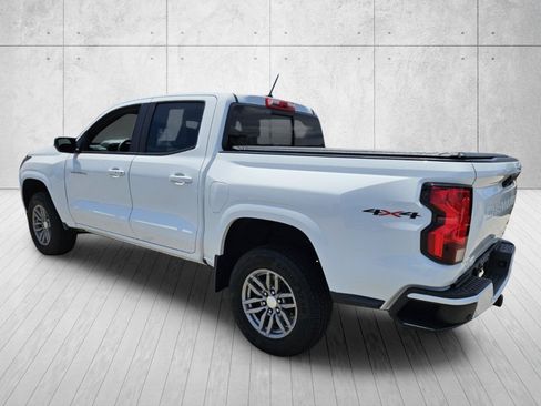 Used 2023 Chevrolet Colorado LT w/ LT Convenience Package II AWD/4WD image 5