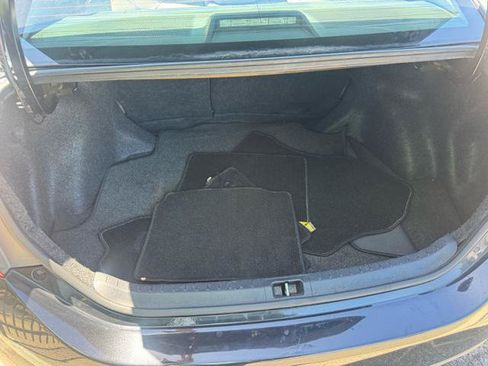 Used 2017 Toyota Corolla LE w/ Carpet Mat Package (TMS) FWD image 12