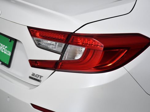 Used 2022 Honda Accord Touring image 32