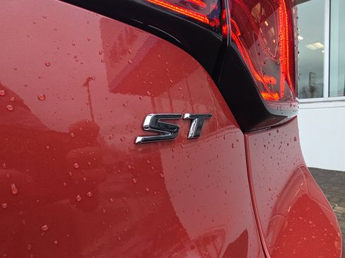 Used 2024 Buick Encore GX Sport Touring image 10