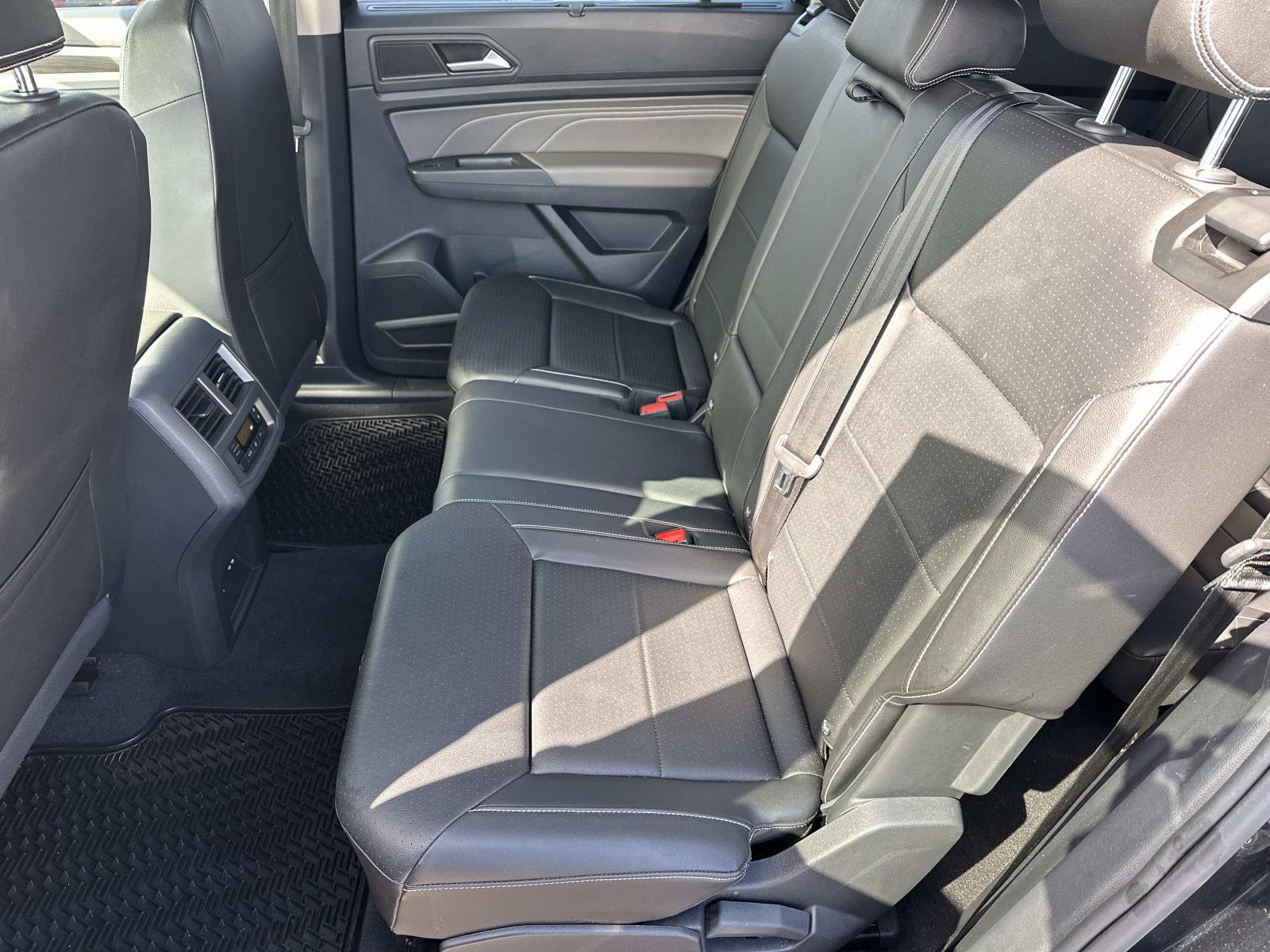 Used 2023 Volkswagen Atlas SE AWD/4WD image 11