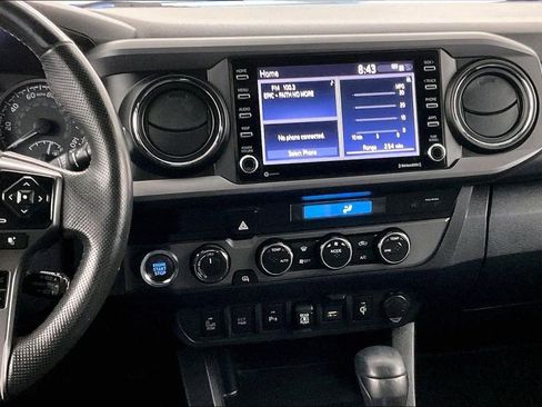 Used 2021 Toyota Tacoma TRD Off-Road w/ Technology Package AWD/4WD image 10