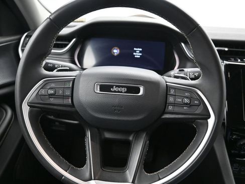 Used 2023 Jeep Grand Cherokee Laredo image 14