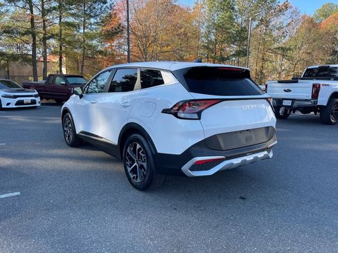 Certified 2024 Kia Sportage EX image 7