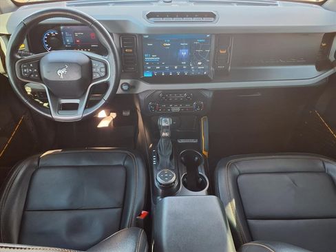 Used 2022 Ford Bronco Badlands image 10