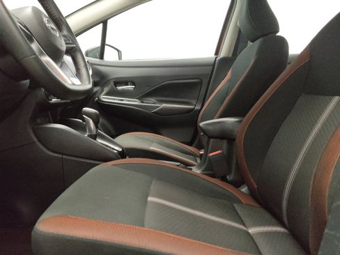 Used 2025 Nissan Versa SR FWD image 17