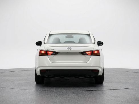 Used 2025 Nissan Altima 2.5 SV image 7