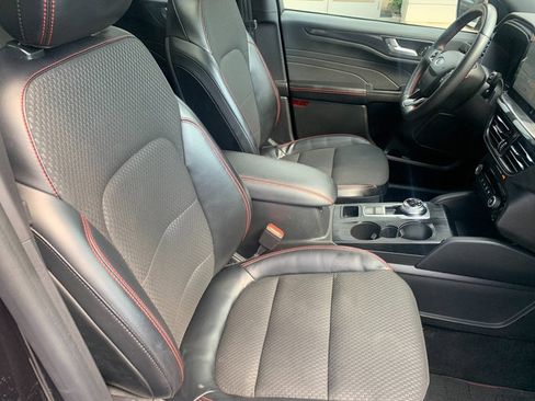 Used 2023 Ford Escape ST-Line w/ Tech Pack #1 AWD/4WD image 10