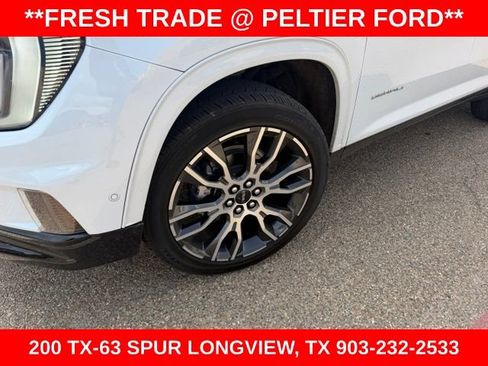Used 2026 GMC Acadia Denali Ultimate w/ LPO, Floor Liner Package AWD/4WD image 4