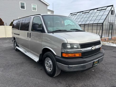 Used 2008 Chevrolet Express 3500 Extended Passenger w/ LT Preferred Equipment Group image 12