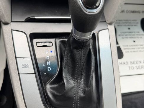 Used 2018 Hyundai Elantra SEL FWD image 12