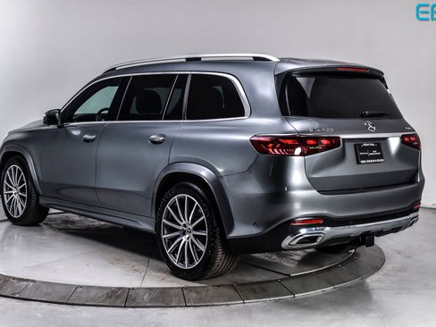 Used 2025 Mercedes-Benz GLS 450 4MATIC image 4