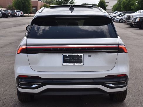 New 2026 Lincoln Nautilus Reserve AWD/4WD image 15