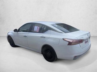 Used 2023 Nissan Altima 2.5 S FWD video 3