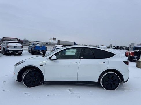 Used 2025 Tesla Model Y Long Range image 5