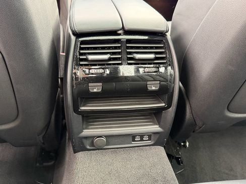 Used 2021 BMW M550i xDrive w/ Executive Package image 33