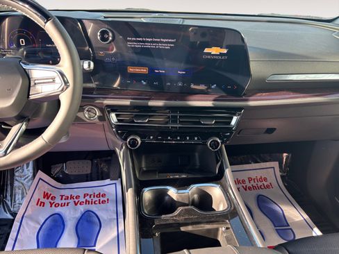 New 2026 Chevrolet Traverse Z71 w/ Enhanced Driving Package AWD/4WD image 11
