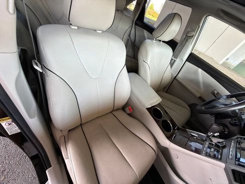 Used 2011 Toyota Venza AWD image 24