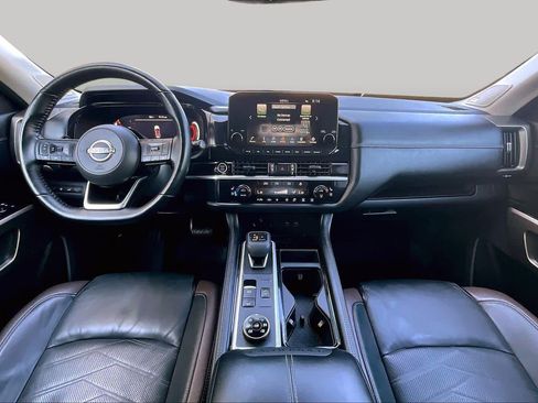 Used 2022 Nissan Pathfinder Platinum w/ Cargo Package AWD/4WD image 16