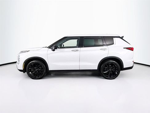 Used 2023 Mitsubishi Outlander SEL Black Edition AWD/4WD image 4
