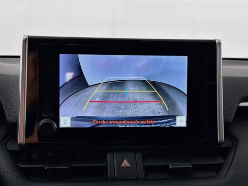 Used 2024 Toyota RAV4 XLE FWD image 6