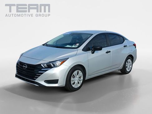 Used 2024 Nissan Versa S image 3