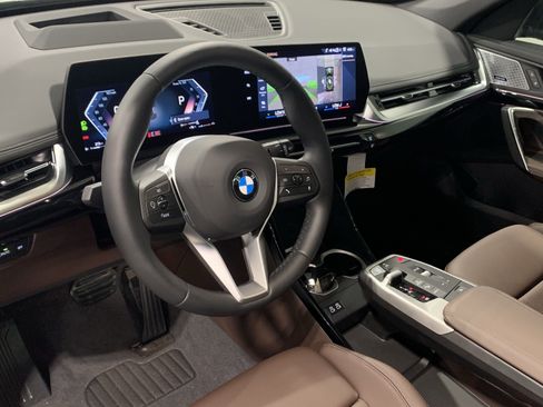 Certified 2025 BMW X1 xDrive28i w/ Technology Package AWD/4WD image 13