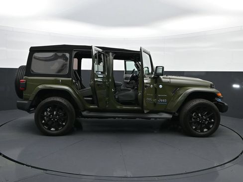 Used 2024 Jeep Wrangler Unlimited Sahara w/ Technology Group AWD/4WD image 47