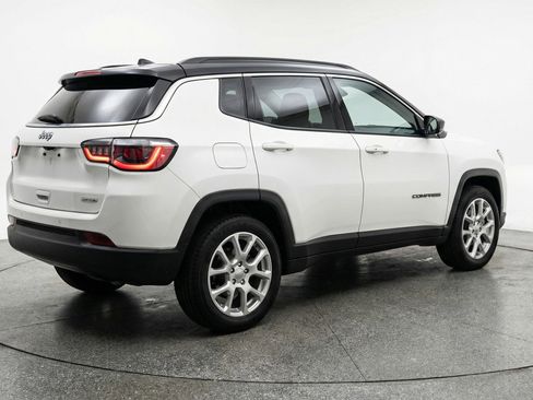 Used 2025 Jeep Compass Limited AWD/4WD image 9
