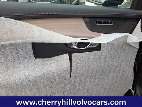 New 2026 Volvo XC90 B6 Plus w/ Protection Package Premier image 9