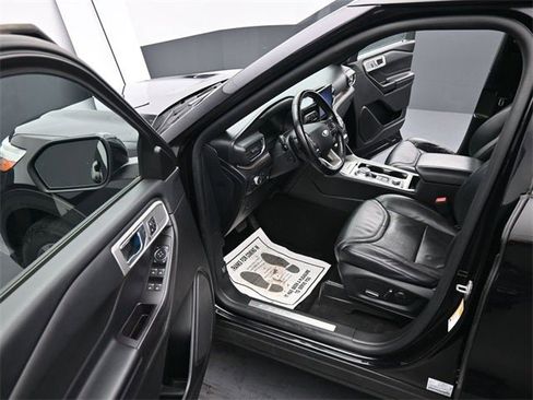 Used 2020 Ford Explorer Platinum image 19