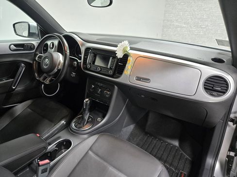 Used 2013 Volkswagen Beetle 2.5 image 46