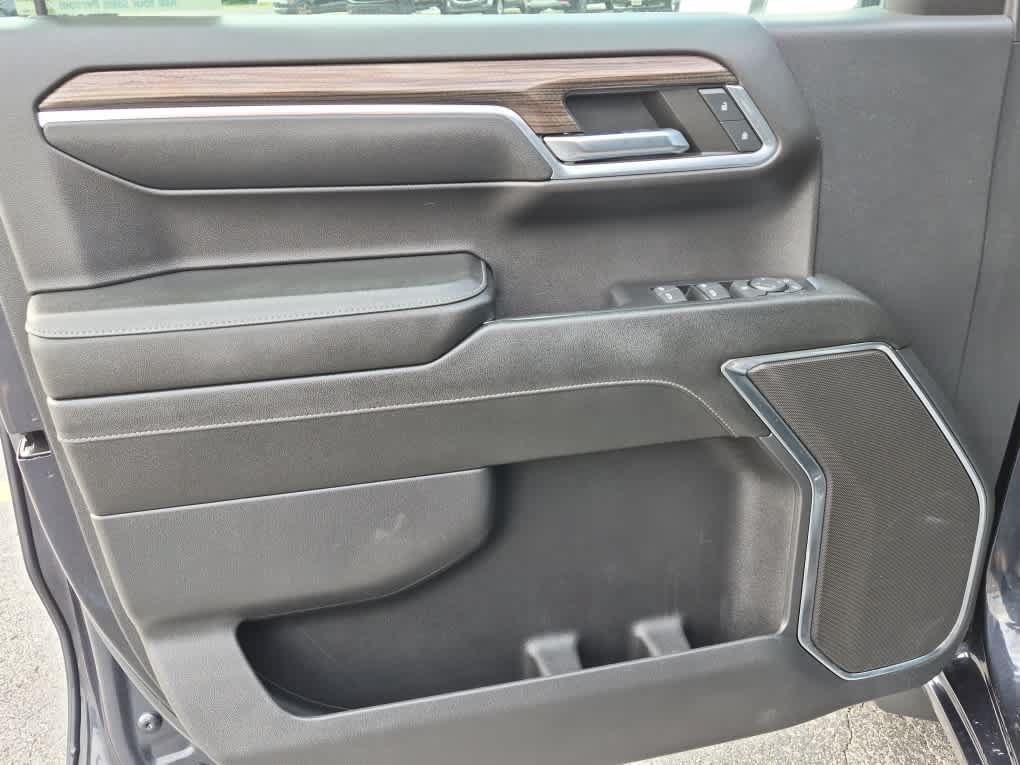 Used 2024 Chevrolet Silverado 1500 LT AWD/4WD image 10