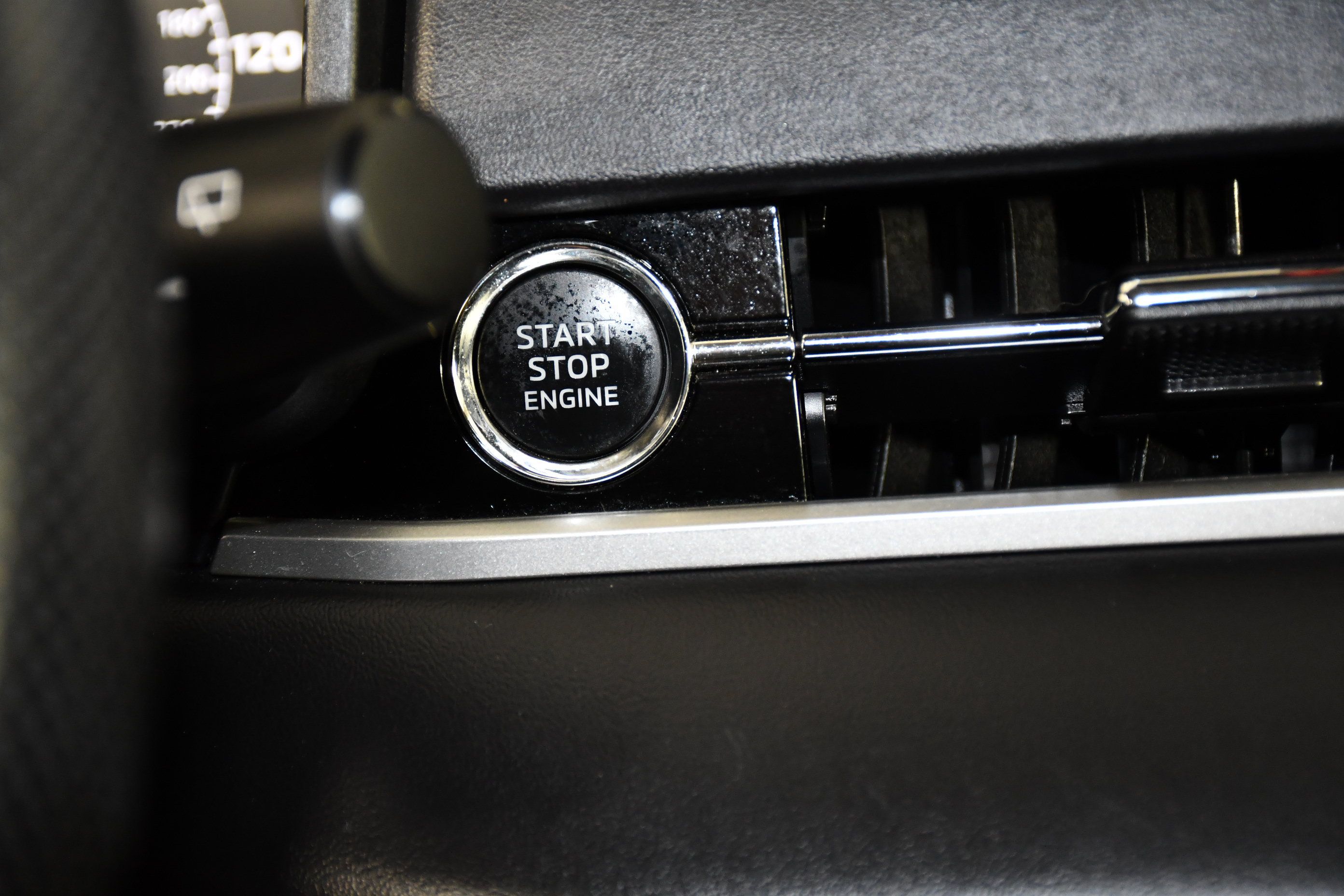 Used 2023 Mitsubishi Outlander SE AWD/4WD image 24