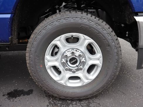 New 2026 Ford F350 XLT w/ FX4 Off-Road Package AWD/4WD image 11