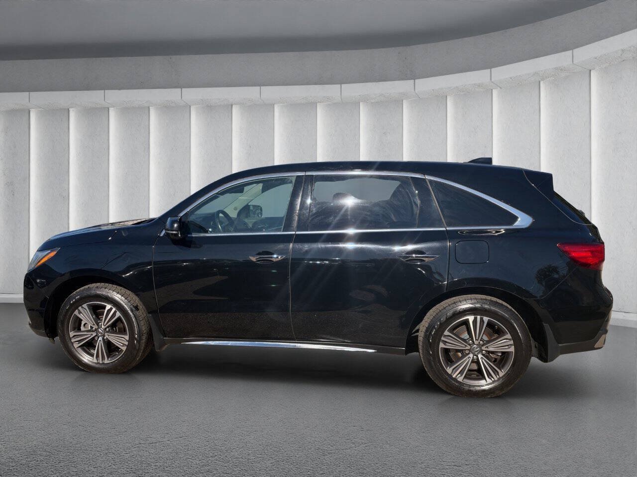 Used 2017 Acura MDX SH-AWD image 2