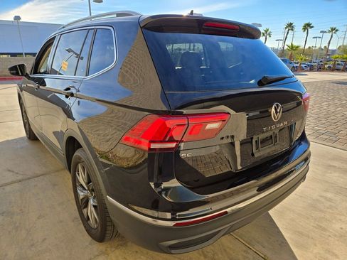 Used 2022 Volkswagen Tiguan SE image 3