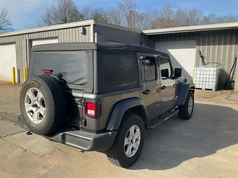 Used 2018 Jeep Wrangler Unlimited Sport image 5