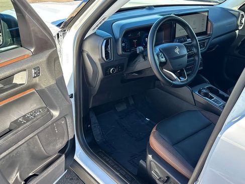 Used 2025 Ford Bronco Sport Outer Banks image 10