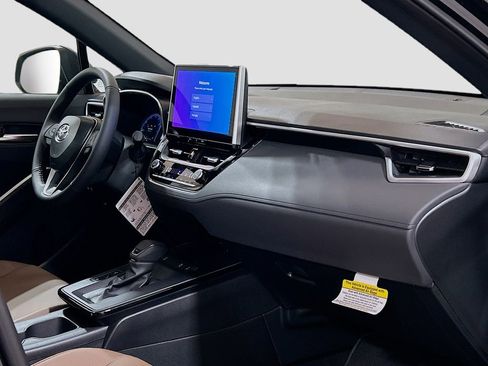 New 2026 Toyota Corolla Cross XLE w/ Convenience Package FWD image 28