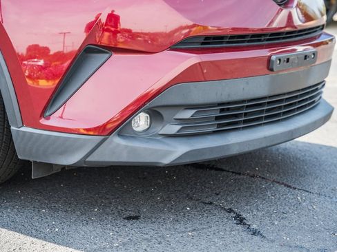 Used 2019 Toyota C-HR Limited FWD image 13