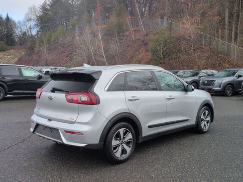 Used 2017 Kia Niro LX image 5
