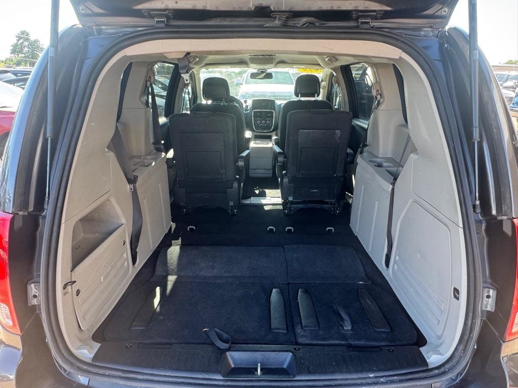 Used 2019 Dodge Grand Caravan SE w/ UConnect Hands-Free Group FWD image 14