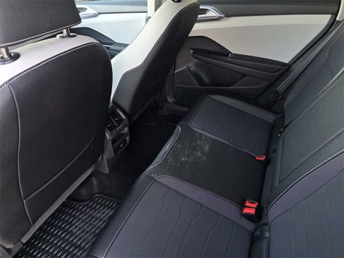 Used 2025 Volkswagen Taos SE image 20